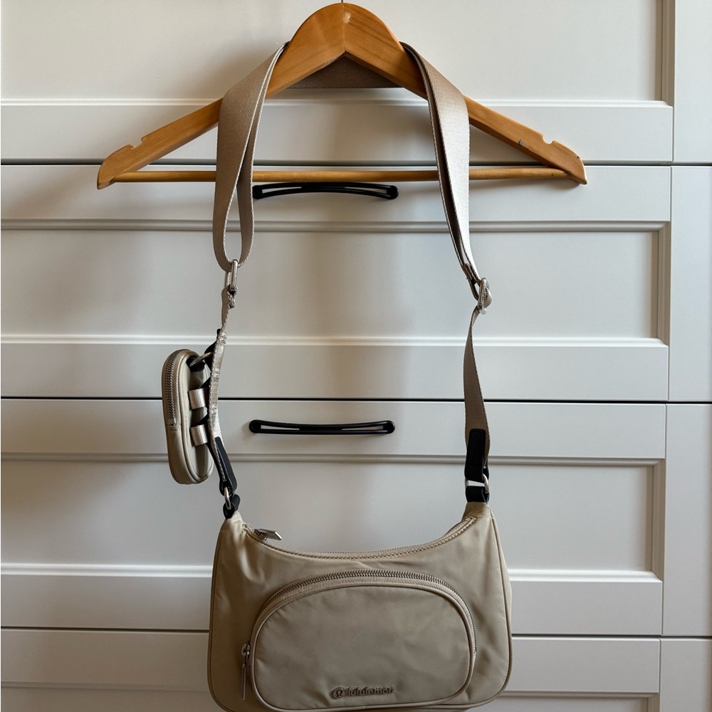 *SOLD* lululemon Nylon Crossbody